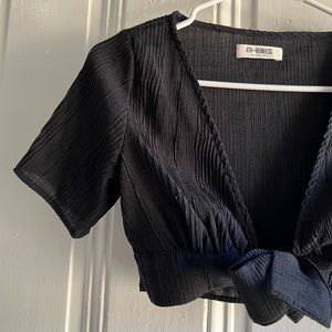 Nordstroms’s 4th & Reckless Crepe Tie Front V Neck Crop Top Size XS